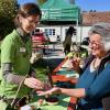 Bei schönstem Spätsommerwetter lockte der Markt die Besucher an, auf dem Produkte aus dem Naturpark Augsburg - Westliche Wälder präsentiert und verkauft wurden.