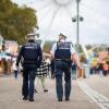 Hunderte Polizeibeamte sichern das Volksfest.