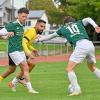 Nach einer 2:0-Führung geriet der TSV Gersthofen beim FC Horgau noch in Schwierigkeiten. Hier wird Aivin Emini von Severin Blochum (links) und Valentin Blochum gestellt.