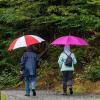 Die Menschen in Bayern müssen sich auf Regenschirm-Wetter einstellen. (Symbolbild)