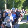 Tausende Menschen sind beim Einstein-Marathon am Sonntag bei bestem Wetter durch Ulm und Neu-Ulm gejoggt. 