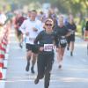 Tausende Menschen sind beim Einstein-Marathon am Sonntag bei bestem Wetter durch Ulm und Neu-Ulm gejoggt. 