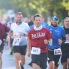 Tausende Menschen sind beim Einstein-Marathon am Sonntag bei bestem Wetter durch Ulm und Neu-Ulm gejoggt. 