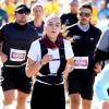 Tausende Menschen sind beim Einstein-Marathon am Sonntag bei bestem Wetter durch Ulm und Neu-Ulm gejoggt. 