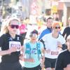 Tausende Menschen sind beim Einstein-Marathon am Sonntag bei bestem Wetter durch Ulm und Neu-Ulm gejoggt. 