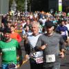 Tausende Menschen sind beim Einstein-Marathon am Sonntag bei bestem Wetter durch Ulm und Neu-Ulm gejoggt. 