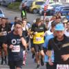 Tausende Menschen sind beim Einstein-Marathon am Sonntag bei bestem Wetter durch Ulm und Neu-Ulm gejoggt. 