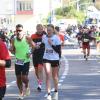 Tausende Menschen sind beim Einstein-Marathon am Sonntag bei bestem Wetter durch Ulm und Neu-Ulm gejoggt. 