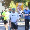 Tausende Menschen sind beim Einstein-Marathon am Sonntag bei bestem Wetter durch Ulm und Neu-Ulm gejoggt. 