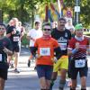 Tausende Menschen sind beim Einstein-Marathon am Sonntag bei bestem Wetter durch Ulm und Neu-Ulm gejoggt. 