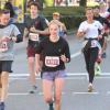 Tausende Menschen sind beim Einstein-Marathon am Sonntag bei bestem Wetter durch Ulm und Neu-Ulm gejoggt. 