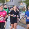 Tausende Menschen sind beim Einstein-Marathon am Sonntag bei bestem Wetter durch Ulm und Neu-Ulm gejoggt. 