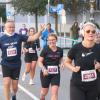 Tausende Menschen sind beim Einstein-Marathon am Sonntag bei bestem Wetter durch Ulm und Neu-Ulm gejoggt. 