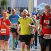 Tausende Menschen sind beim Einstein-Marathon am Sonntag bei bestem Wetter durch Ulm und Neu-Ulm gejoggt. 