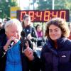 Tausende Menschen sind beim Einstein-Marathon am Sonntag bei bestem Wetter durch Ulm und Neu-Ulm gejoggt. 