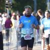 Tausende Menschen sind beim Einstein-Marathon am Sonntag bei bestem Wetter durch Ulm und Neu-Ulm gejoggt. 