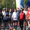 Tausende Menschen sind beim Einstein-Marathon am Sonntag bei bestem Wetter durch Ulm und Neu-Ulm gejoggt. 