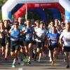 Tausende Menschen sind beim Einstein-Marathon am Sonntag bei bestem Wetter durch Ulm und Neu-Ulm gejoggt. 