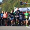 Tausende Menschen sind beim Einstein-Marathon am Sonntag bei bestem Wetter durch Ulm und Neu-Ulm gejoggt. 