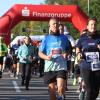 Tausende Menschen sind beim Einstein-Marathon am Sonntag bei bestem Wetter durch Ulm und Neu-Ulm gejoggt. 