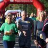 Tausende Menschen sind beim Einstein-Marathon am Sonntag bei bestem Wetter durch Ulm und Neu-Ulm gejoggt. 