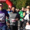 Tausende Menschen sind beim Einstein-Marathon am Sonntag bei bestem Wetter durch Ulm und Neu-Ulm gejoggt. 