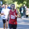 Tausende Menschen sind beim Einstein-Marathon am Sonntag bei bestem Wetter durch Ulm und Neu-Ulm gejoggt. 