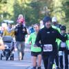 Tausende Menschen sind beim Einstein-Marathon am Sonntag bei bestem Wetter durch Ulm und Neu-Ulm gejoggt. 