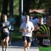 Tausende Menschen sind beim Einstein-Marathon am Sonntag bei bestem Wetter durch Ulm und Neu-Ulm gejoggt. 