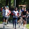 Tausende Menschen sind beim Einstein-Marathon am Sonntag bei bestem Wetter durch Ulm und Neu-Ulm gejoggt. 