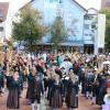 
Rund 300 Musikantinnen und Musikanten versammelten sich zum Konzert auf Bad Wörishofens Denkmalplatz. 