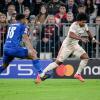 In der Champions League trifft der FC Bayern (hier im Bild rechts Serge Gnabry) auf Aston Villa. Hier gibt es alle Informationen rund um Termin, Uhrzeit und Übertragung.