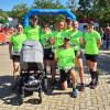 Die Nördlinger Teilnehmer kurz vor dem Start: vorne Hans Niederhuber, dahinter (von links) Simone Breuer, Henning Breuer, Andrea  Grimmeisen, Regina Mayershofer, Hans Sing, Viktoria Disterhoft und Carola Schmidt, im Kinderwagen Katharina Breuer.