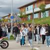 Unterrichtsschluss an der Realschule am Sehensander Weg. Die Schule ist beliebt, 840 Mädchen und Jungen streben derzeit die Mittlere Reife an.