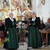 Beim 50. Schwäbischen Mariensingen in der Wallfahrtskirche Allerheiligen
waren auch die Jettinger Sängerinnen wieder mit dabei. Regina Mayer und
Sigrid Malik wurden von Leonhard Saule an der Zither begleitet.