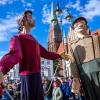 Mit einem ökumenischen Gottesdienst im Dom und einem Staatsakt im Mecklenburgischen Staatstheater werden die Feiern zum Tag der Einheit in Schwerin fortgesetzt.