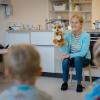 Maja Herrmann, Leseoma im Kinderhaus Geltendorf.