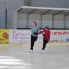 Auch Kinder können sich am Eiskunstlauf versuchen und am vhs-Kurs im Türkheimer Sieben-Schwaben-Eisstadion teilnehmen. Unser Archivbild zeigt Barbara Meßmer (links) und Christine Haufler.