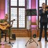 Thea Vesti Pedersen (Gitarre) und Jesper Busk Soerensen (Posaune) bei ihrem Auftritt im Historischen Rathaus in Landsberg. 