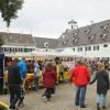 Eingemummt flanierten die Besucherinnen und Besucher am Donnerstag und Freitag im Schlosshof. 