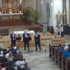 Das Nördlinger Bachtrompeten Ensemble mit Schlagwerker Tom Lier (von links), den Trompetern Jonas Hillenmeyer, Rainer Hauf und Armin Schneider sowie Ralf Baumann an der Truhenorgel bei ihrem glänzenden Auftritt in der Augustinerkirche Lauingen.