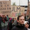 Tausende Menschen demonstrierten am Samstag friedlich gegen den AfD-Parteitag in Ulm.