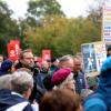 Tausende Menschen demonstrierten am Samstag friedlich gegen den AfD-Parteitag in Ulm.