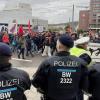 Tausende Menschen demonstrierten am Samstag friedlich gegen den AfD-Parteitag in Ulm.