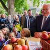 Bundespräsident Frank-Walter Steinmeier beim Erntedankfest in Kelkheim im Taunus.