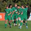 Neo Fähnle (Dritter von rechts) besorgte den späten Gundelfinger Treffer zum 1:0-Erfolg beim FC Lauingen.