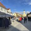 Den Pöttmeser Herbstmarkt nutzten viele für einen gemütlichen Bummel.