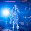 Gina Bulach im Scheinwerferlicht von "The Voice of Germany" 2024. 