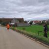 Fachleute untersuchten das Gelände des geplanten Baugebietes an der Raiffeisenstraße in Todtenweis nach möglichen Kampfmitteln.