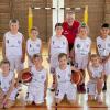 Die U10-2 des TSV Nördlingen: (vorne von links) Benjamin Ulrich, Vincent Fackler, Emil Hach und Luisa Rau; (hinten von links) David Kluger, Verena Kempter, Roberto Mangione, Isabella Neureither und Peter Hertle sowie dahinter Trainer Oliver Hirsch.